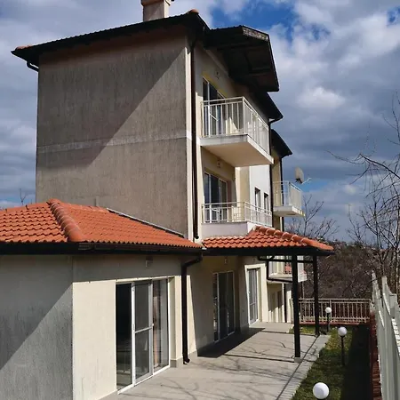 Casa de Férias Four-bedroom Holiday In Balchik